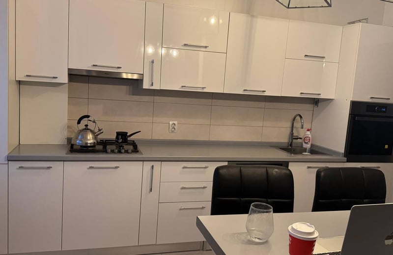 Location d’un appartement lumineux de 2 pièces, 76 m², quartier Bucureștii Noi, Bucarest, Roumanie
